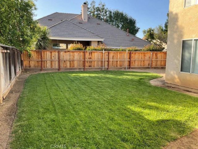 7117 N Antioch, Fresno, CA 93722
