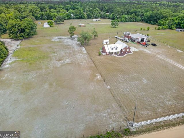 142 Lloyd Drive, Jesup, GA 31545