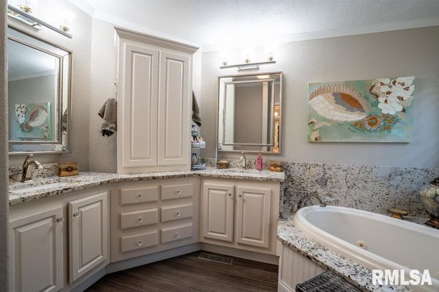 12451 Dahmer Way, Carterville, IL 62918