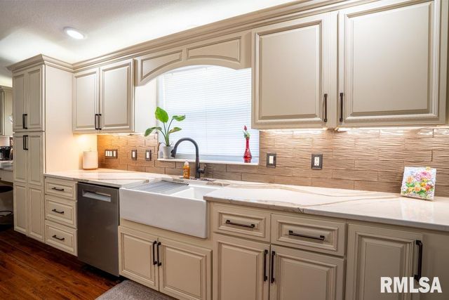 12451 Dahmer Way, Carterville, IL 62918