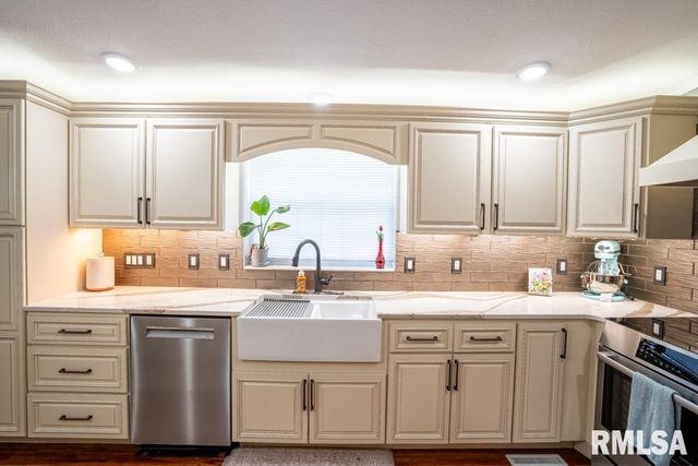 12451 Dahmer Way, Carterville, IL 62918