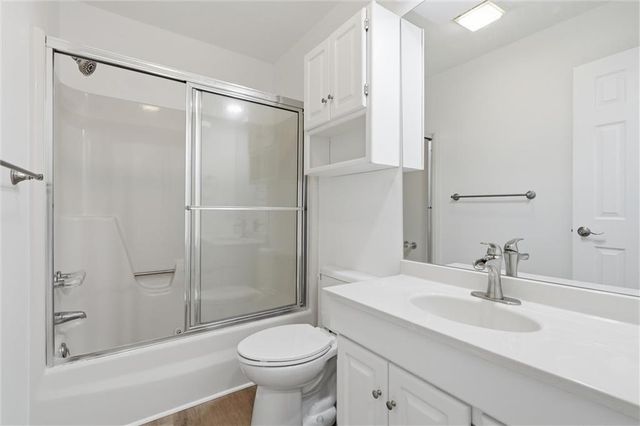 4400 E 137th Street, Grandview, MO 64030