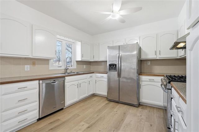 4400 E 137th Street, Grandview, MO 64030