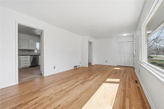 4400 E 137th Street, Grandview, MO 64030