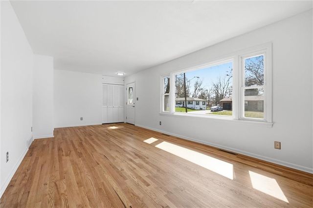 4400 E 137th Street, Grandview, MO 64030