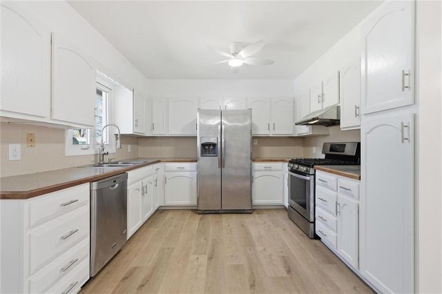 4400 E 137th Street, Grandview, MO 64030