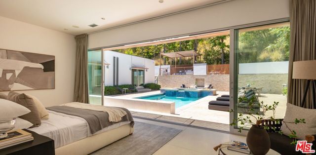 9229 Robin Drive, West Hollywood, CA 90069