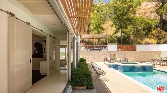 9229 Robin Drive, West Hollywood, CA 90069