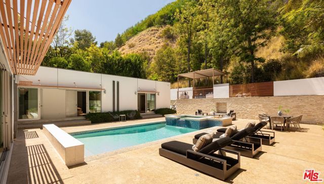 9229 Robin Drive, West Hollywood, CA 90069