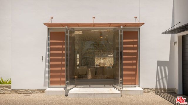 9229 Robin Drive, West Hollywood, CA 90069