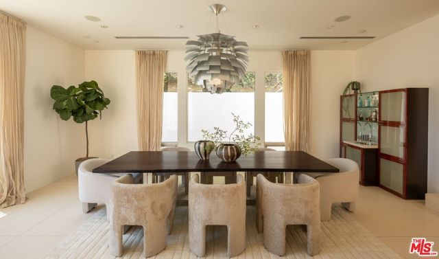 9229 Robin Drive, West Hollywood, CA 90069