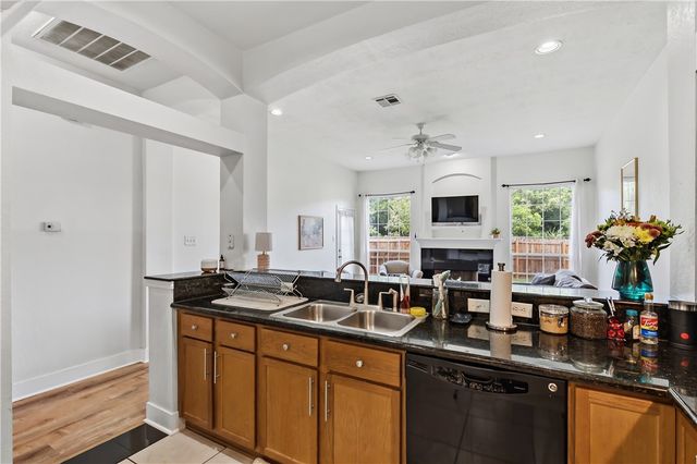 1023 Fallbrook Loop, College Station, TX 77845