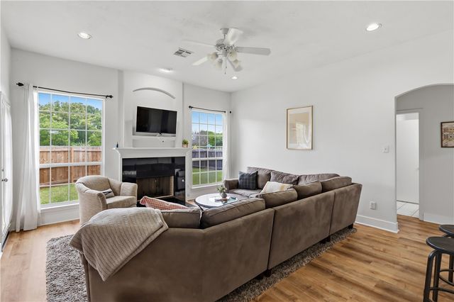 1023 Fallbrook Loop, College Station, TX 77845