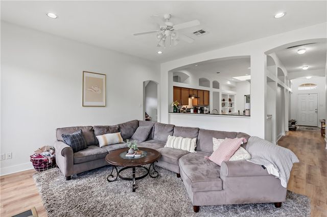 1023 Fallbrook Loop, College Station, TX 77845