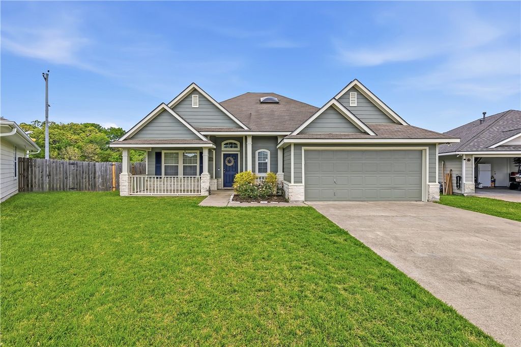 1023 Fallbrook Loop, College Station, TX 77845