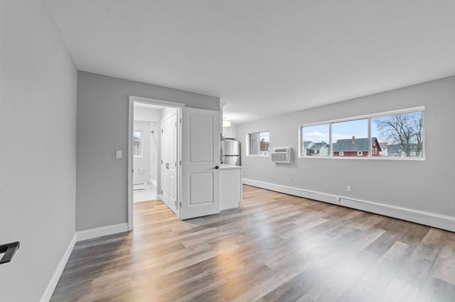 181 School St 3, Waltham, MA 02451