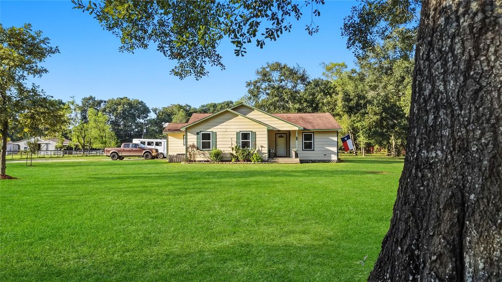 26925 E River Road, Splendora, TX 77372