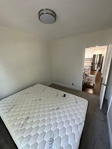 11 Barton St, Salem, MA 01970