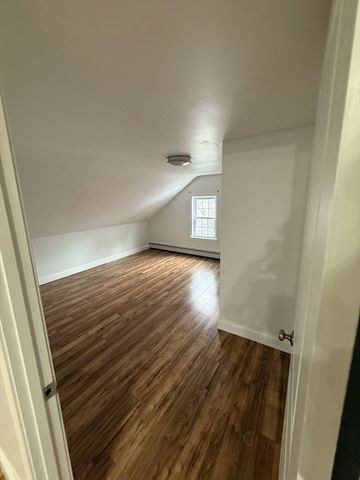 11 Barton St, Salem, MA 01970