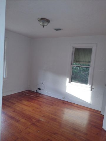 320 S 4TH STREET, Leesburg, FL 34748
