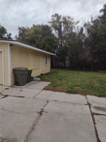 320 S 4TH STREET, Leesburg, FL 34748