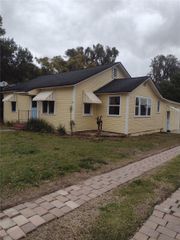320 S 4TH STREET, Leesburg, FL 34748