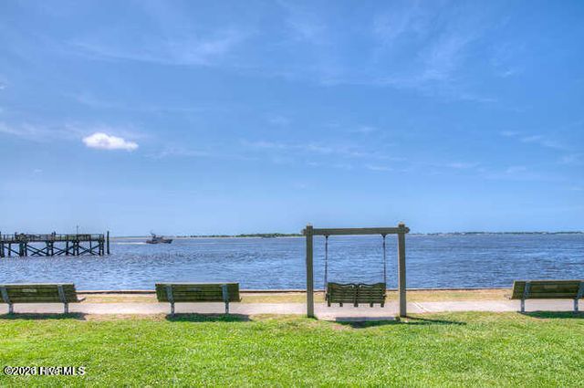 4435 Willow Moss Way, Southport, NC 28461