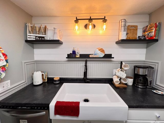 115 W 2nd Street, Freistatt, MO 65654