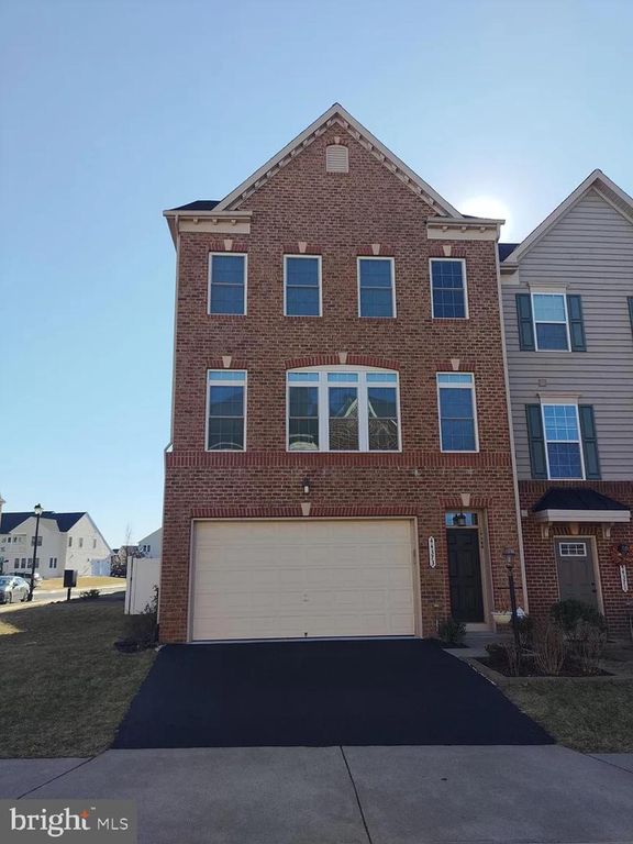 44373 FOXTHOM TER, Ashburn, VA 20147