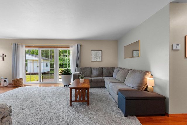 2098 S ROCK RIVER CIRCLE, De Pere, WI 54115