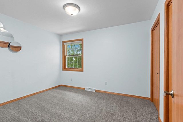 2098 S ROCK RIVER CIRCLE, De Pere, WI 54115