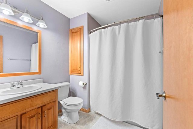 2098 S ROCK RIVER CIRCLE, De Pere, WI 54115