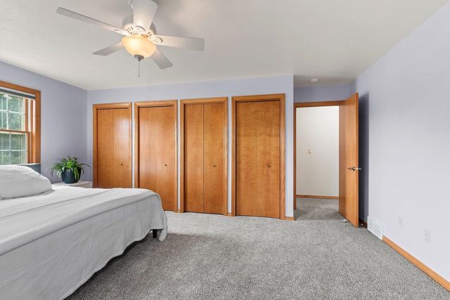 2098 S ROCK RIVER CIRCLE, De Pere, WI 54115