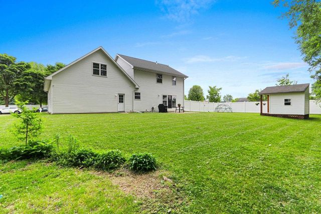 2098 S ROCK RIVER CIRCLE, De Pere, WI 54115