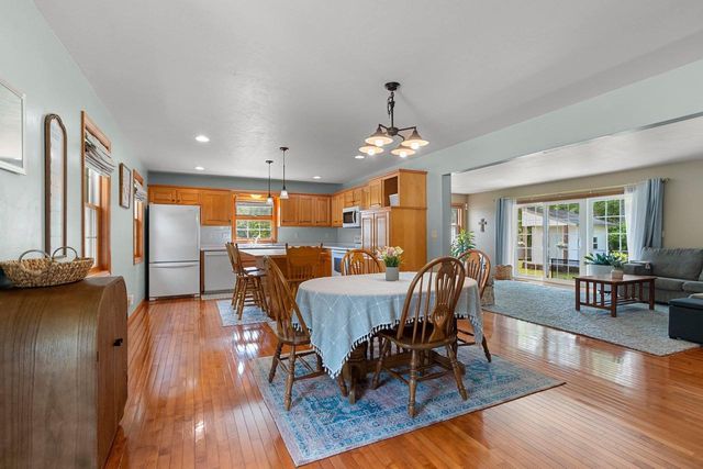 2098 S ROCK RIVER CIRCLE, De Pere, WI 54115