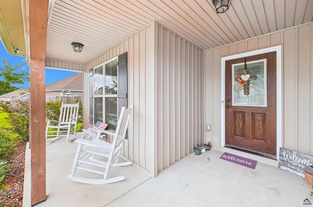 100 Wynchase Lane, Bonaire, GA 31005