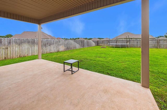 100 Wynchase Lane, Bonaire, GA 31005