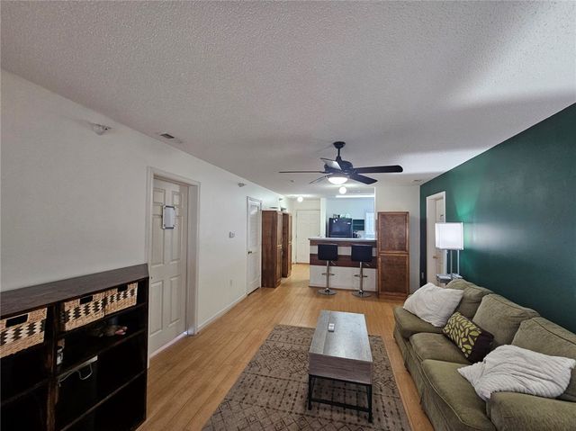 188 University Village Drive L, Central, SC 29630