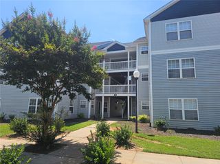 188 University Village Drive L, Central, SC 29630