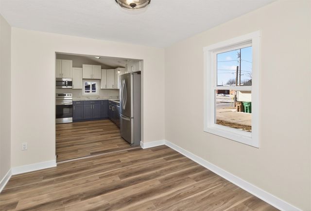 606 1st Avenue S, Altoona, IA 50009