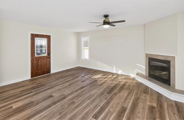 606 1st Avenue S, Altoona, IA 50009