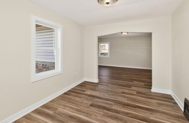 606 1st Avenue S, Altoona, IA 50009