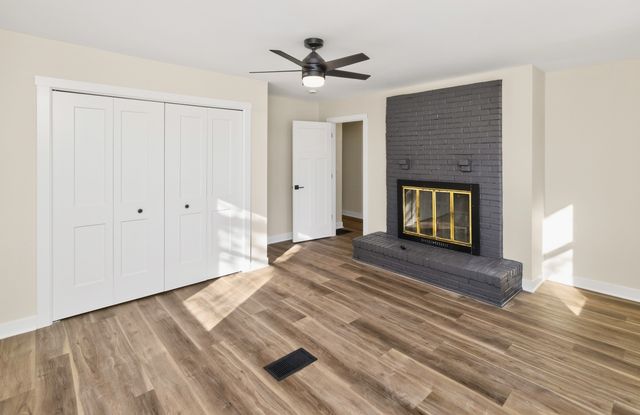 606 1st Avenue S, Altoona, IA 50009