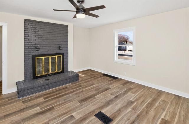 606 1st Avenue S, Altoona, IA 50009