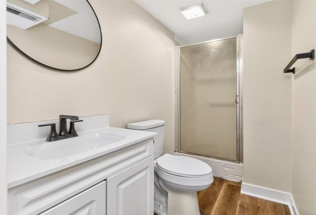 606 1st Avenue S, Altoona, IA 50009