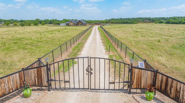 2801 Mh 379, Mineral Wells, TX 76067