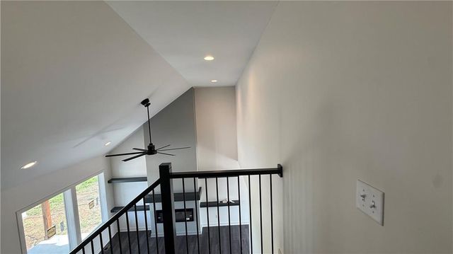 2200 SE Oak Ridge Drive, Oak Grove, MO 64075