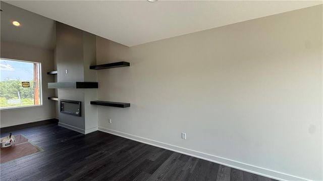 2200 SE Oak Ridge Drive, Oak Grove, MO 64075