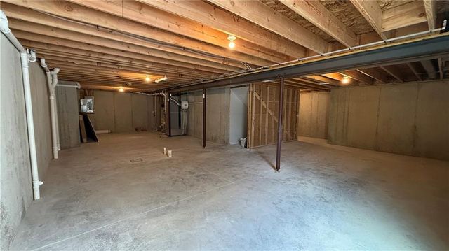 2200 SE Oak Ridge Drive, Oak Grove, MO 64075