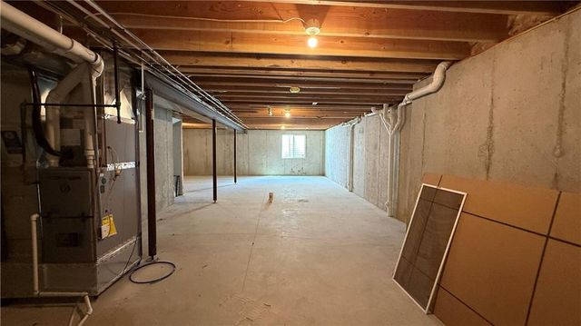 2200 SE Oak Ridge Drive, Oak Grove, MO 64075